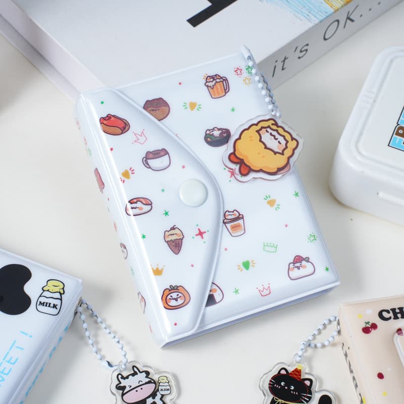 アルバム かわいい動物キャラクターの収納製本アルバム